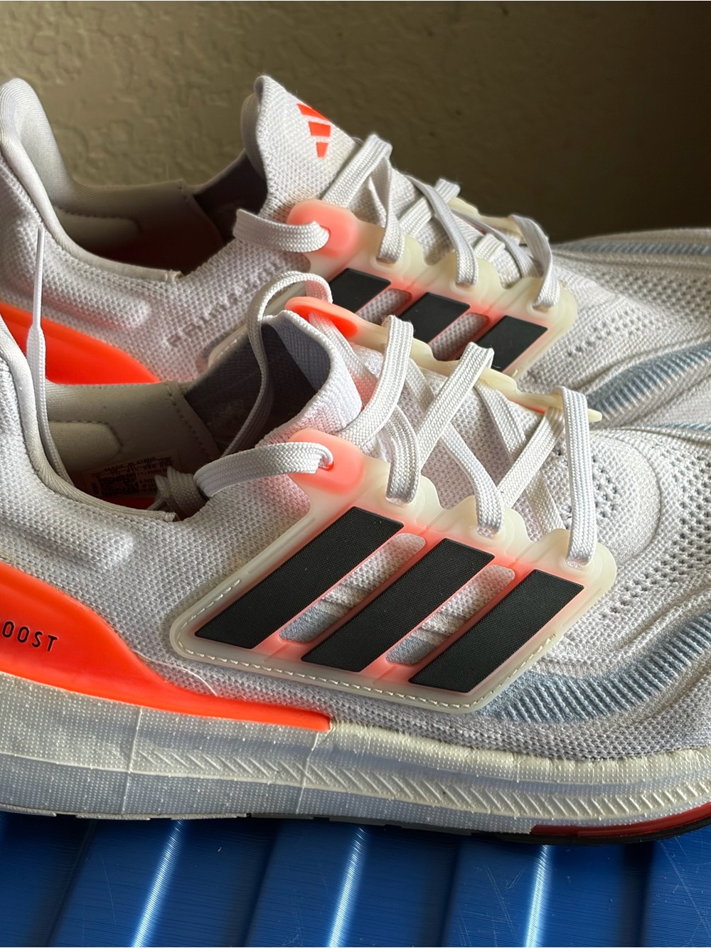 Adidas Ultraboost Light Women’s size 9